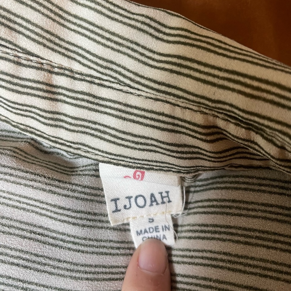 Cropped stripped button down - Picture 2 of 3